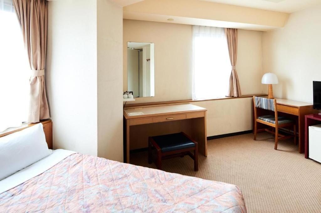 Marroad Inn Tokyo Fucsu Kültér fotó